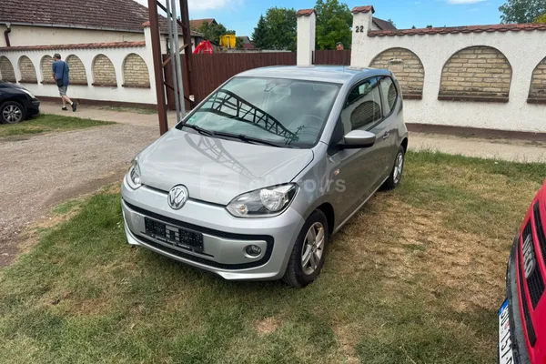 Volkswagen up! — polovni automobil