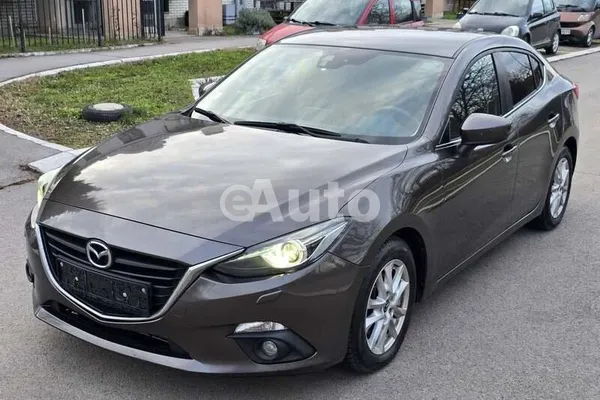 Mazda 3 — polovni automobil