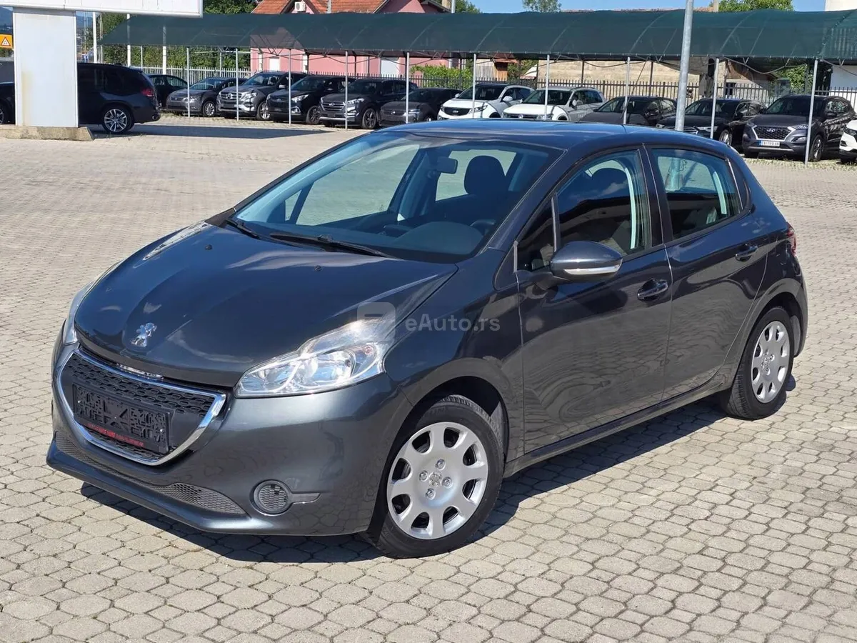 Peugeot 208 — polovni automobil