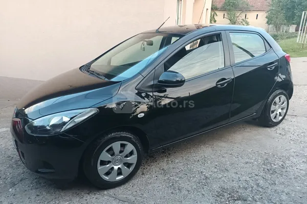 Mazda 2 — polovni automobil