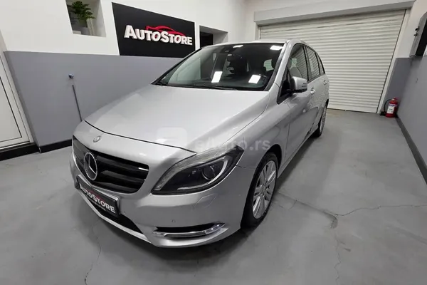 Mercedes Benz B 180 — polovni automobil