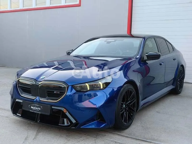 BMW M5 — polovni automobil