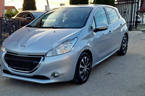 Peugeot 208 — polovni automobil