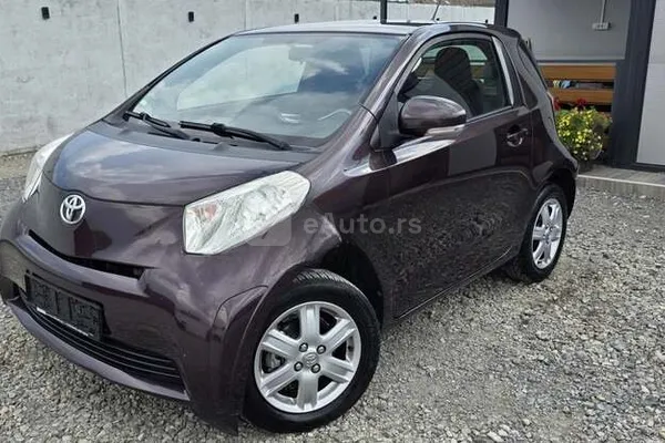 Toyota iQ — polovni automobil