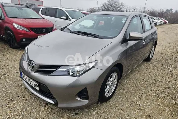 Toyota Auris — polovni automobil