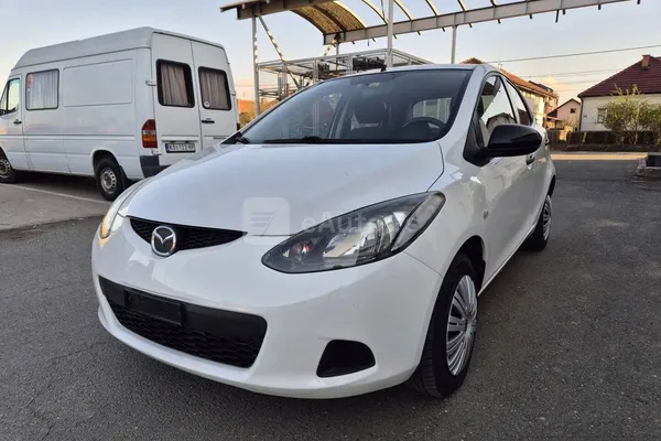 Mazda 2 — polovni automobil