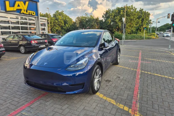 Tesla Model Y — polovni automobil
