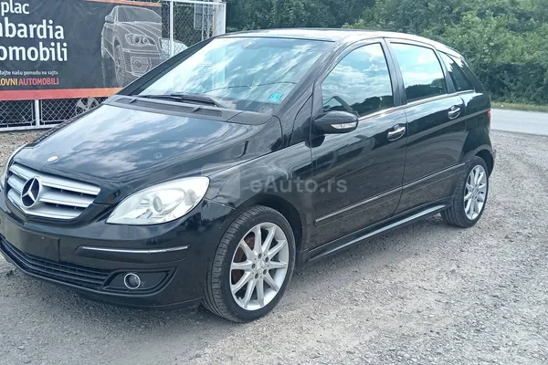 Mercedes Benz B 180 — polovni automobil