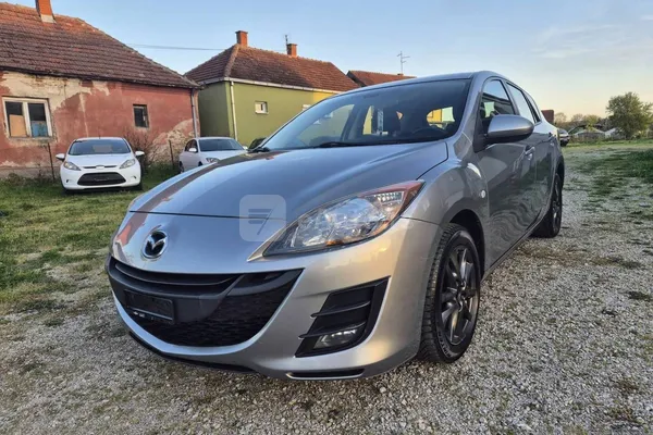 Mazda 3 — polovni automobil