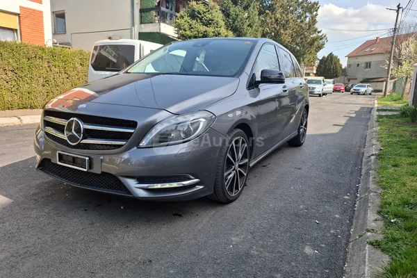 Mercedes Benz B 180 — polovni automobil