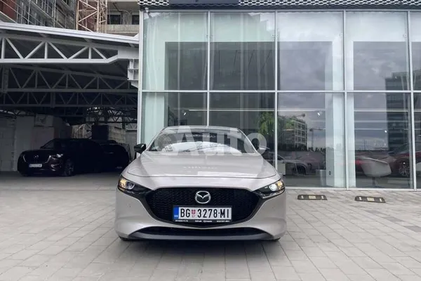 Mazda 3 — polovni automobil