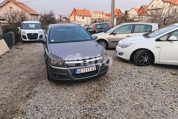 Opel Astra H — polovni automobil