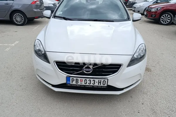 Volvo V40 — polovni automobil