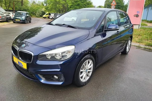 BMW 220 — polovni automobil