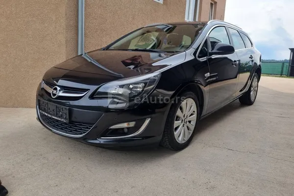 Opel Astra J — polovni automobil