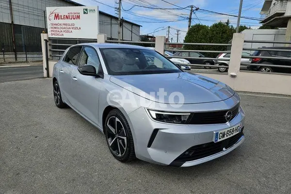 Opel Astra L — polovni automobil