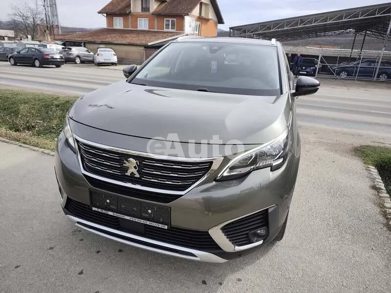Peugeot 5008 — polovni automobil