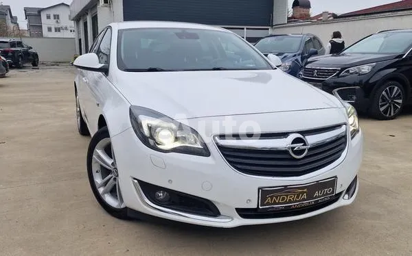 Opel Insignia — polovni automobil