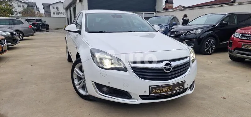 Opel Insignia — polovni automobil