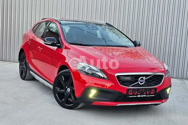 Volvo V40 — polovni automobil