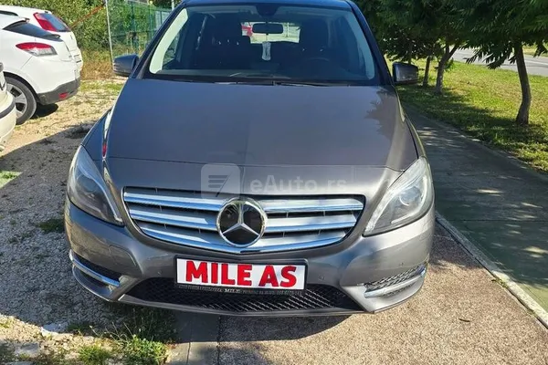 Mercedes Benz B 180 — polovni automobil