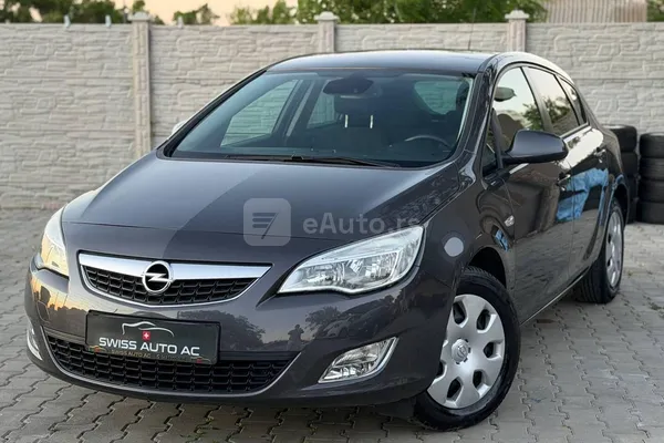 Opel Astra J — polovni automobil
