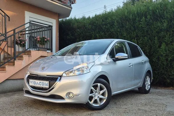 Peugeot 208 — polovni automobil