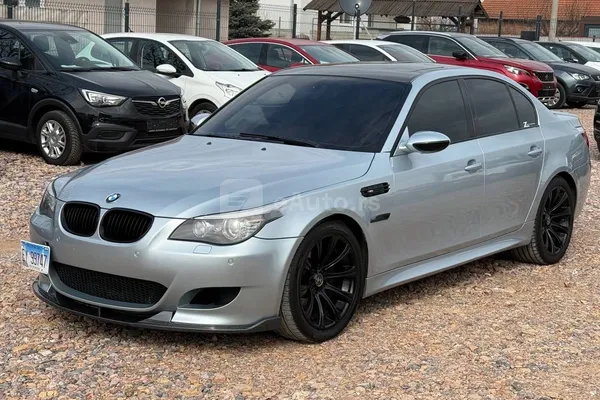 BMW M5 — polovni automobil