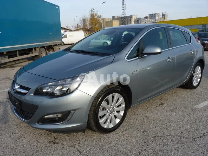 Opel Astra J — polovni automobil