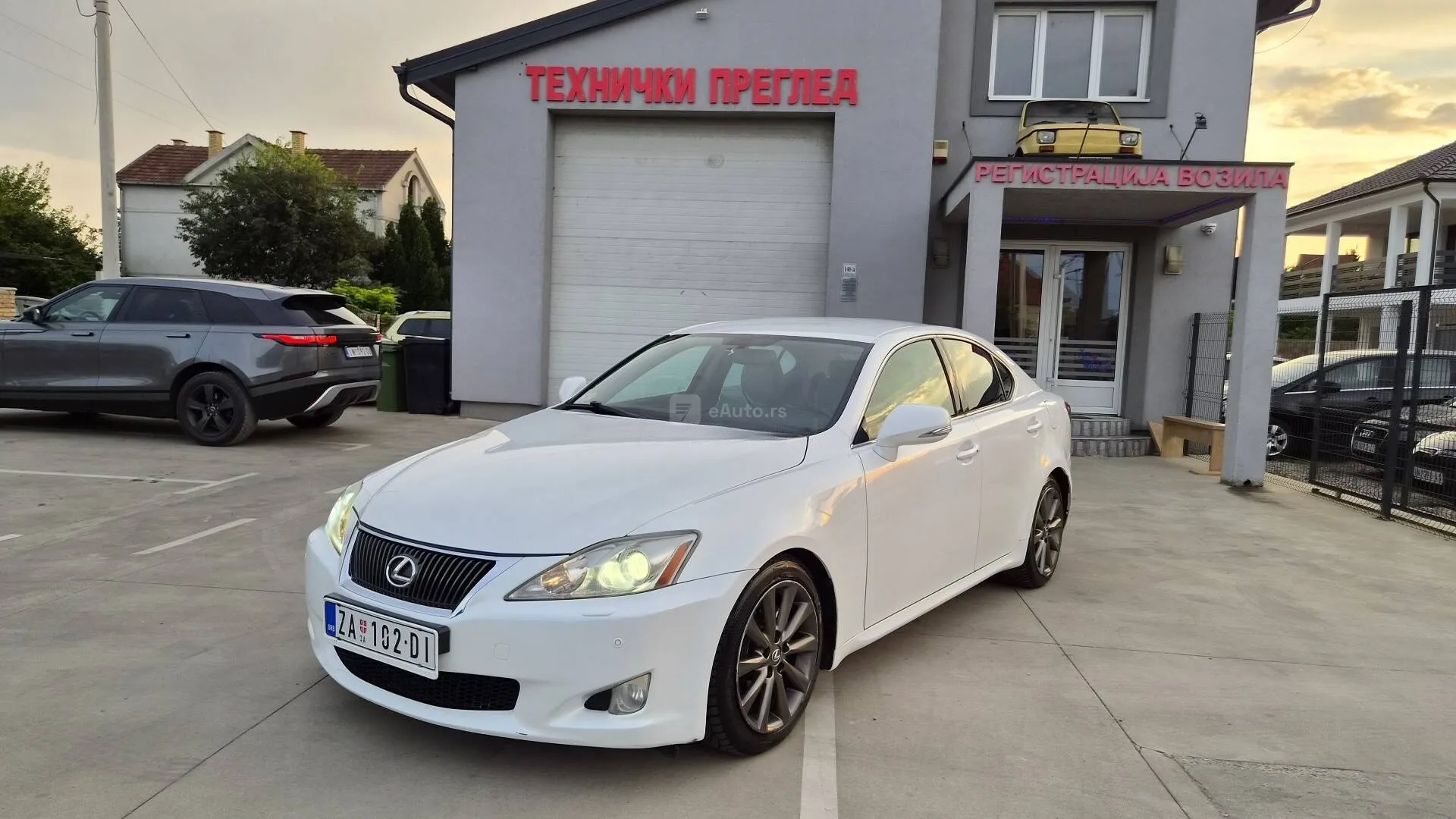 Lexus IS 220 — polovni automobil
