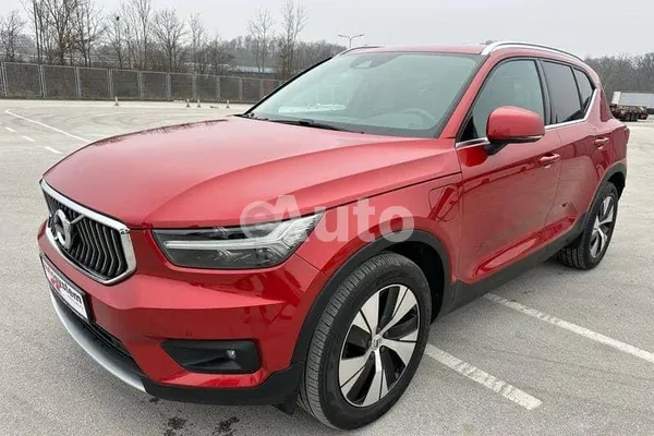 Volvo XC40 — polovni automobil