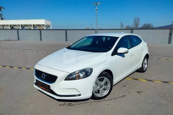 Volvo V40 — polovni automobil