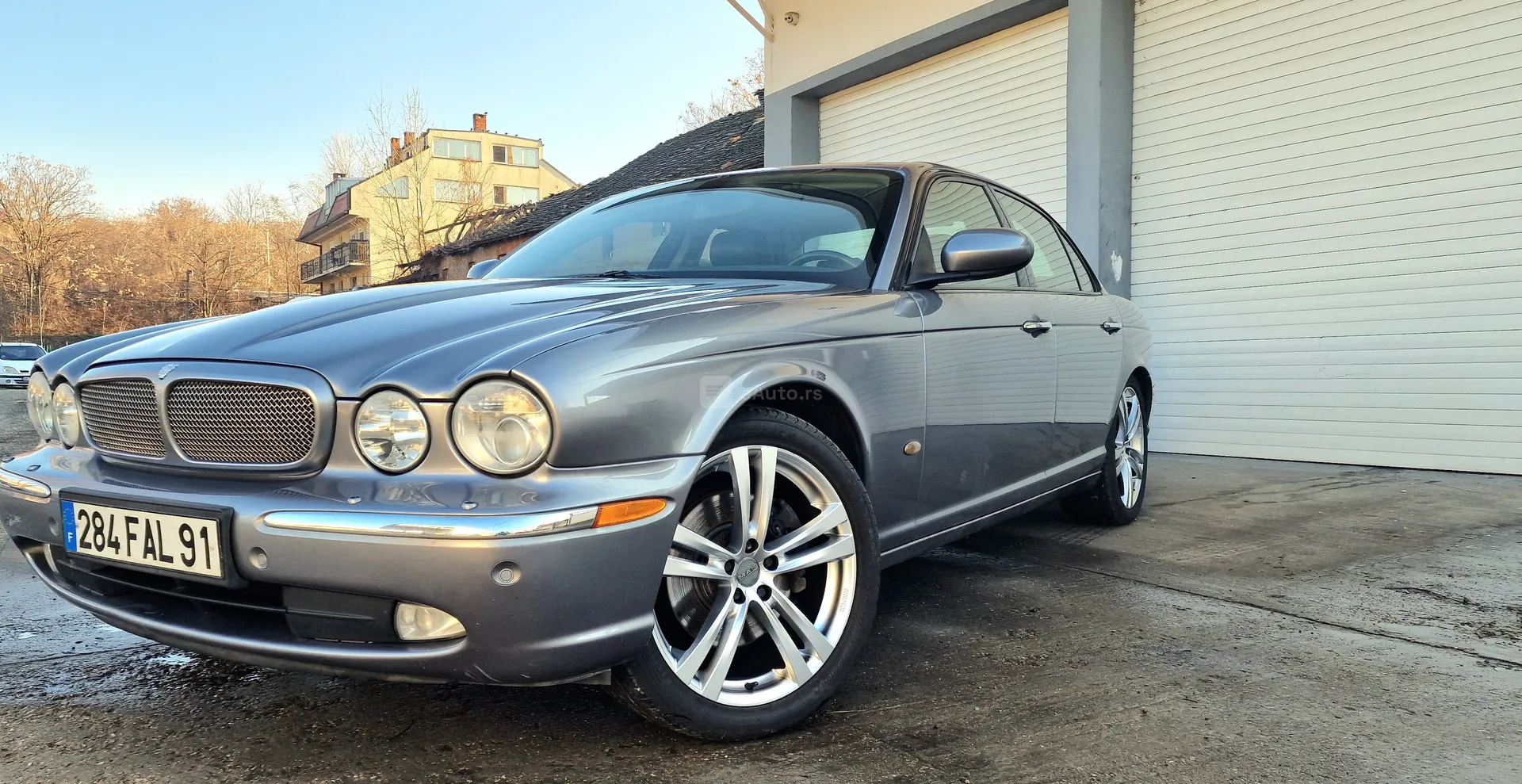 Jaguar XJ6 — polovni automobil