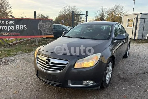 Opel Insignia — polovni automobil