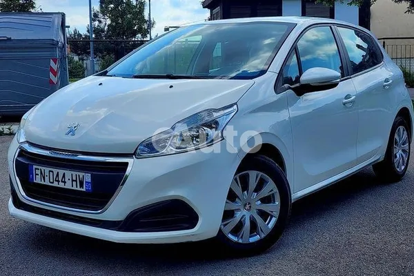 Peugeot 208 — polovni automobil