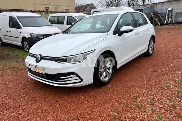 Volkswagen Golf 8 — polovni automobil