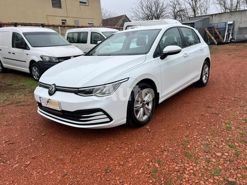 Volkswagen Golf 8 — polovni automobil