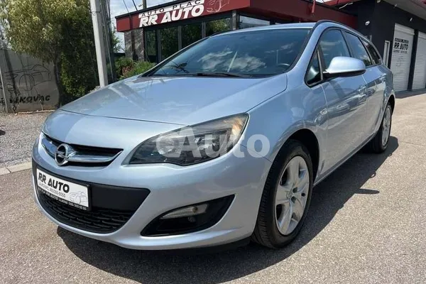 Opel Astra J — polovni automobil