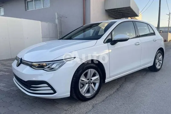 Volkswagen Golf 8 — polovni automobil