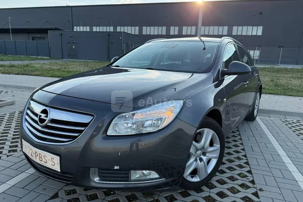 Opel Insignia — polovni automobil