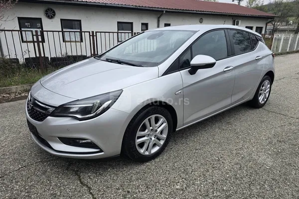 Opel Astra K — polovni automobil