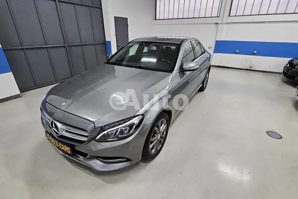Mercedes Benz C 200 — polovni automobil