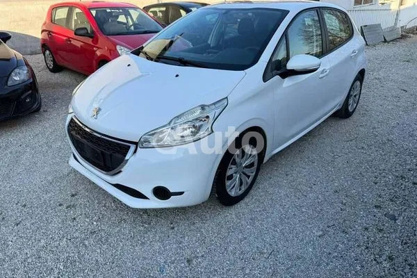 Peugeot 208 — polovni automobil