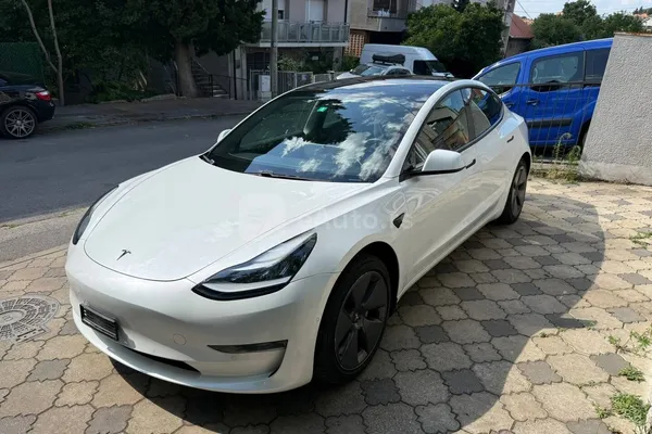Tesla Model 3 — polovni automobil, oglas
