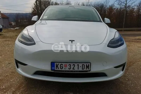 Tesla Model Y — polovni automobil