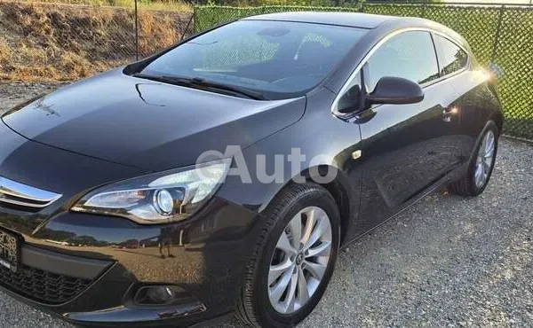 Opel Astra J — polovni automobil