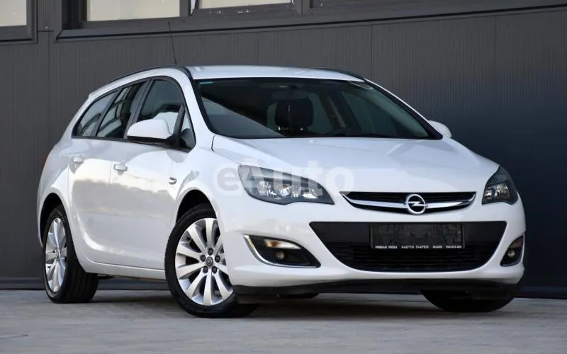 Opel Astra J — polovni automobil