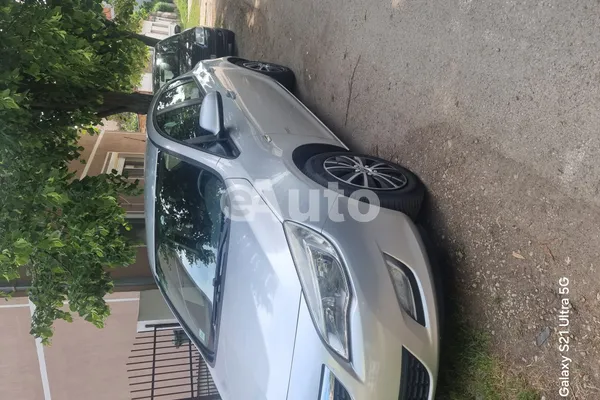Opel Astra J — polovni automobil