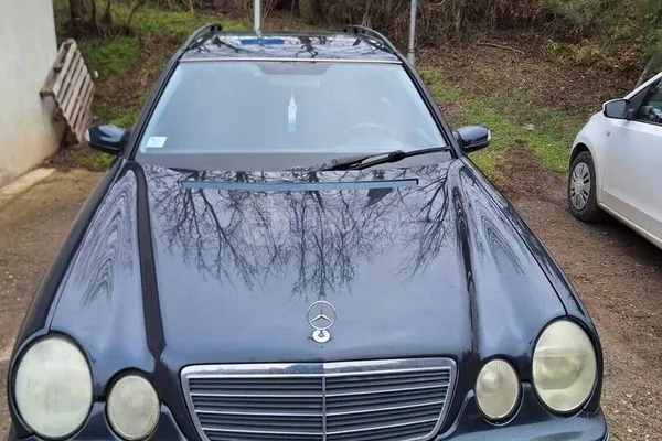 Mercedes Benz E 200 — polovni automobil