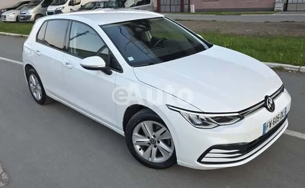 Volkswagen Golf 8 — polovni automobil